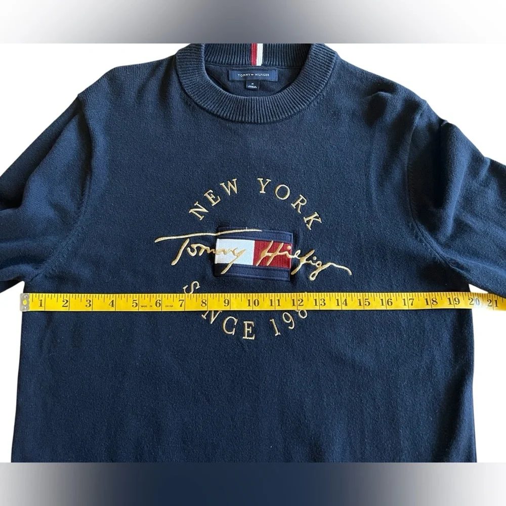 TOMMY HILFIGER New York Signature Embroidered Logo Crewneck Navy Sweater Men’s M
